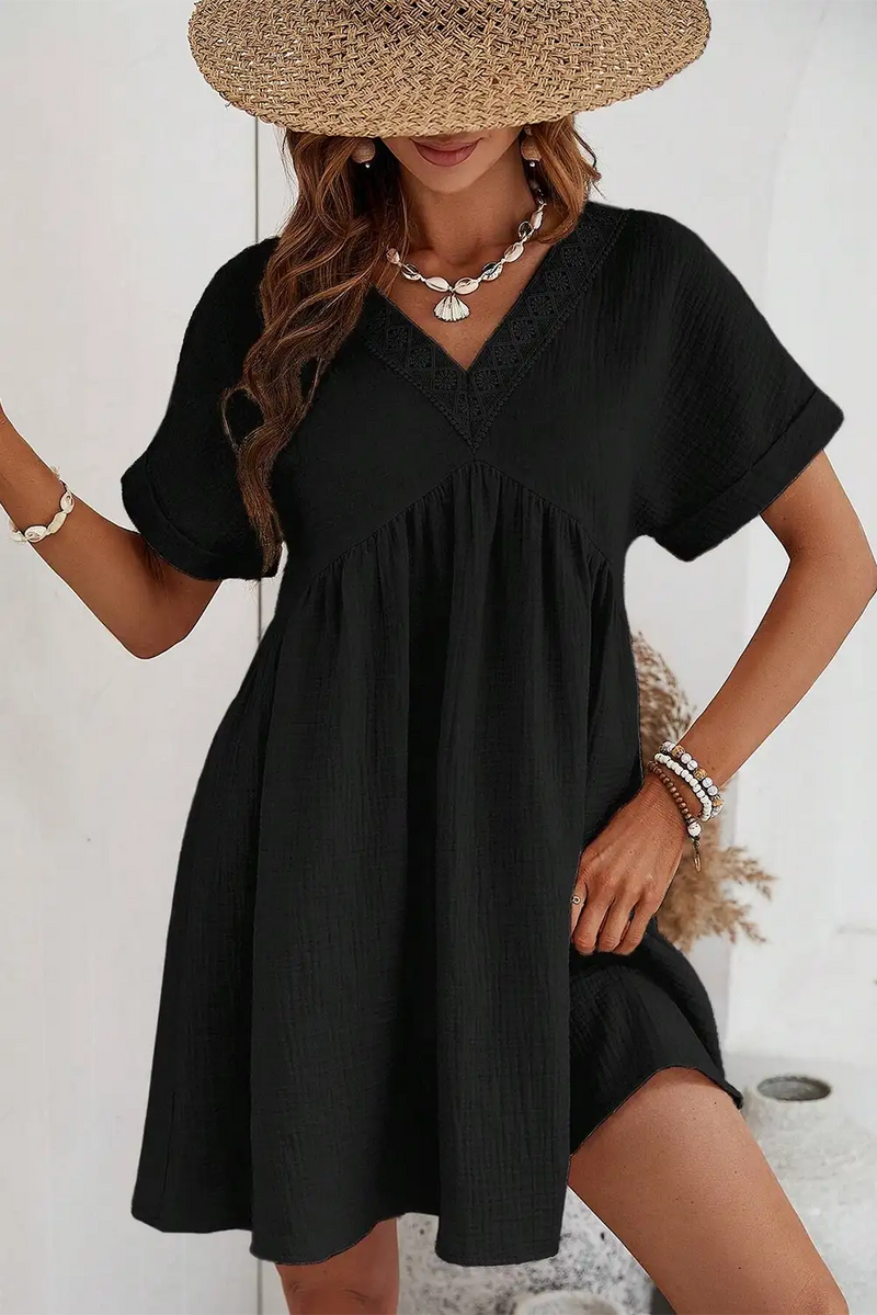 Beautifully Finished Dress in a Timeless Design