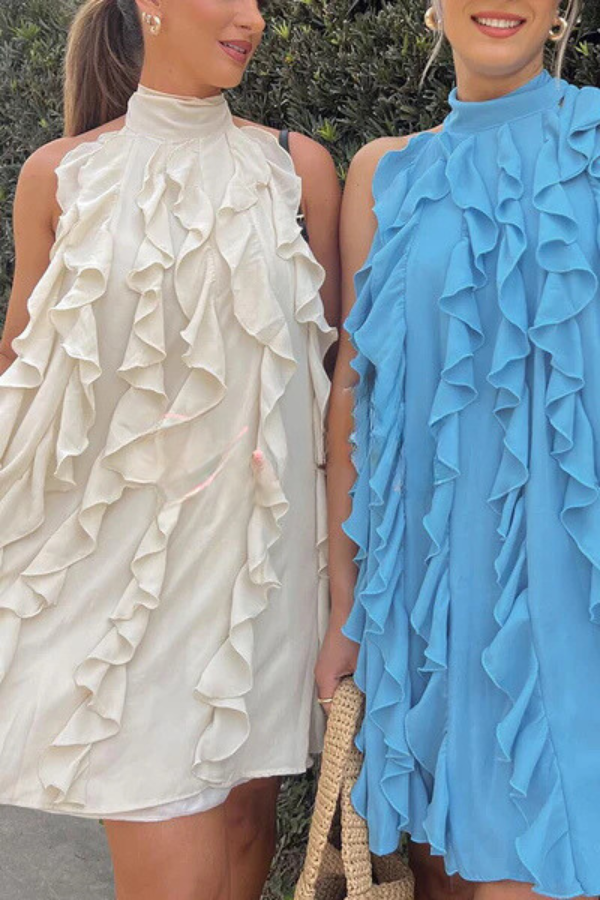Beautifully Finished Dress in a Timeless Design
