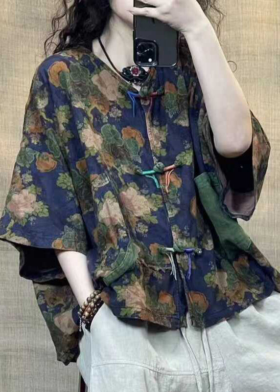 Classic Vintage Blouse with a Flattering Fit
