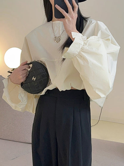 Well Tailored Blouse with a Graceful Silhouette