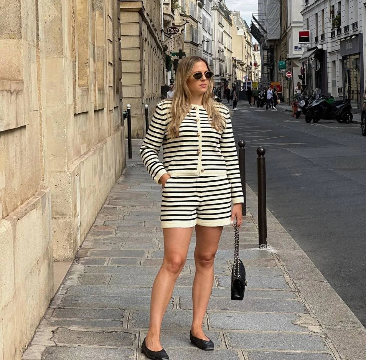 Effortlessly Elegant Garment with a Timeless Design