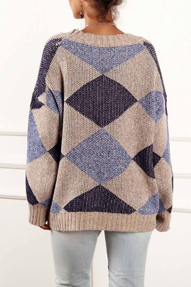 Effortlessly Elegant Sweater with a Timeless Design
