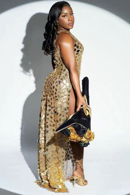 Beautifully Crafted Dress in a Classic Style
