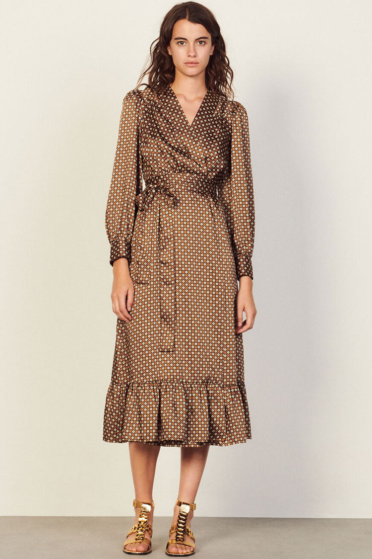 Beautifully Finished Dress in a Timeless Design