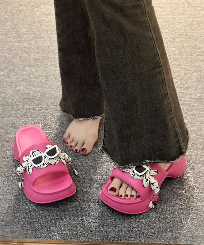 Effortlessly Elegant Sandals with a Timeless Design