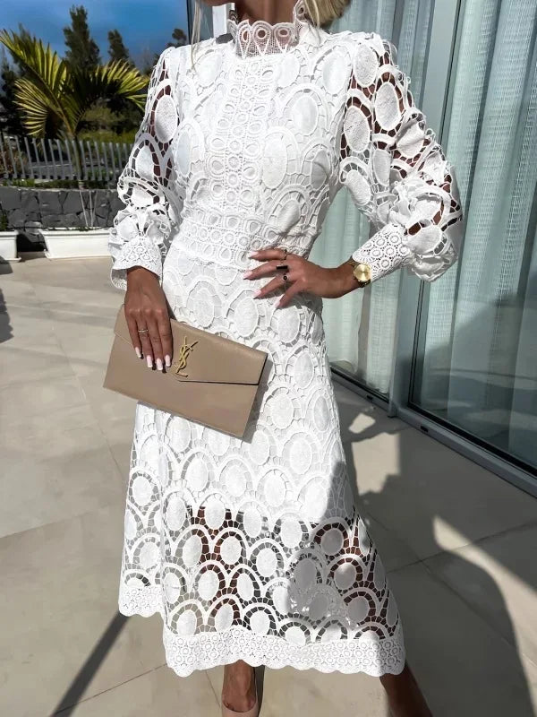Beautifully Finished Dress in a Timeless Design