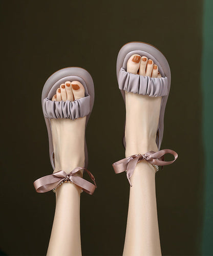 Well Tailored Sandals with a Graceful Silhouette