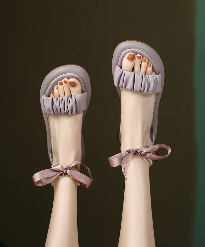 Well Tailored Sandals with a Graceful Silhouette