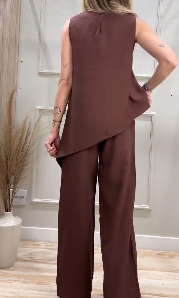 Classic Vintage Pants with a Flattering Fit