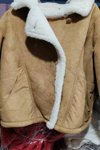 Well Tailored Coat with a Graceful Silhouette