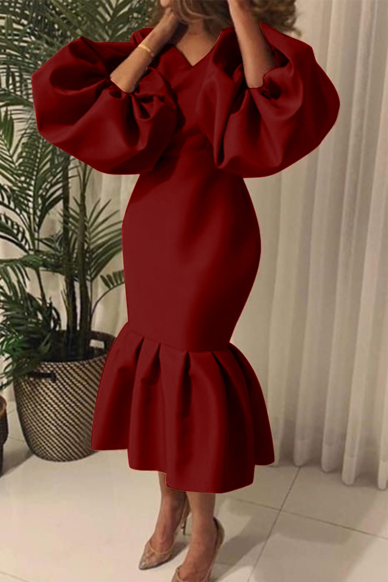 Well Tailored Dress with a Graceful Silhouette