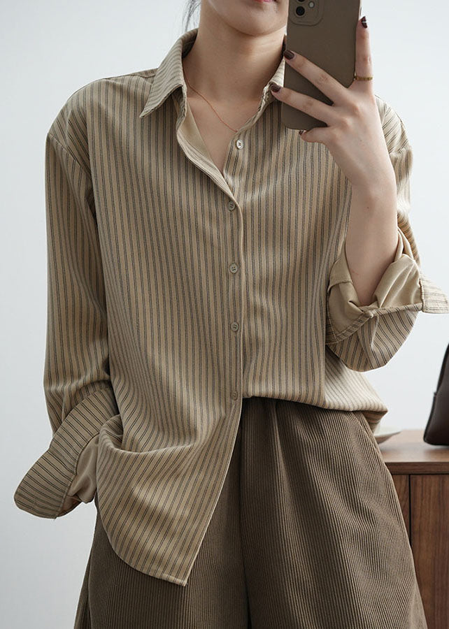Classic Vintage Shirt with a Flattering Fit
