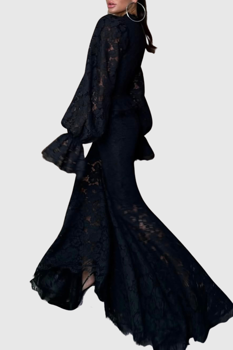Beautifully Finished Blouse in a Timeless Design