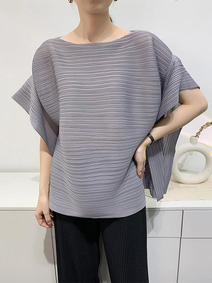 Well Tailored T-Shirt with a Graceful Silhouette