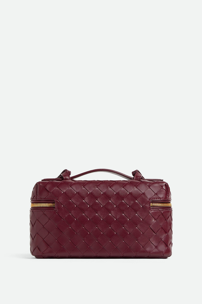 Gracefully Styled Bag for Any Occasion