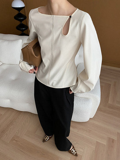 Sophisticated Blouse with a Clean Classic Look