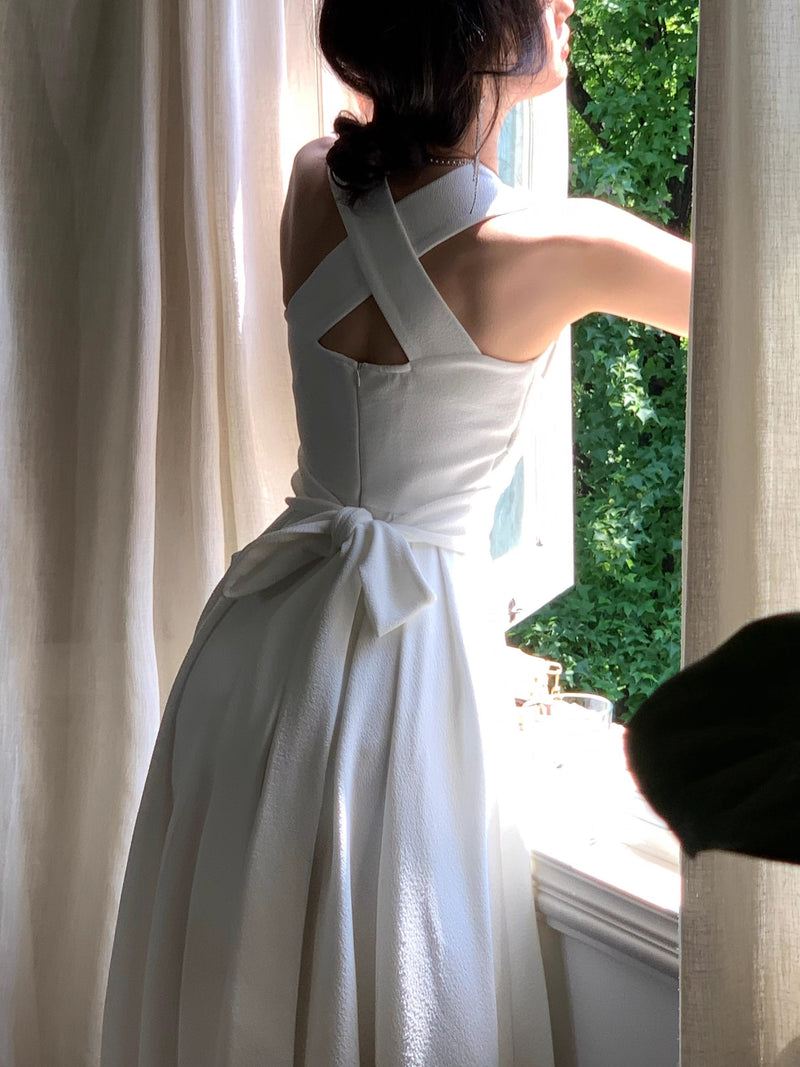 Beautifully Finished Dress in a Timeless Design