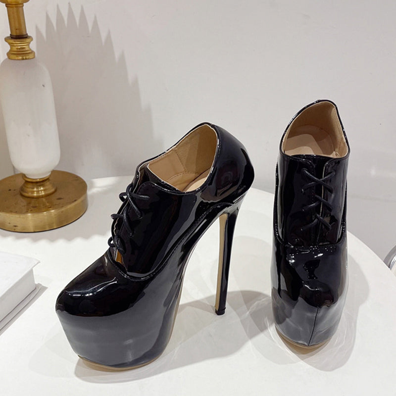 Well Tailored Heels with a Graceful Silhouette