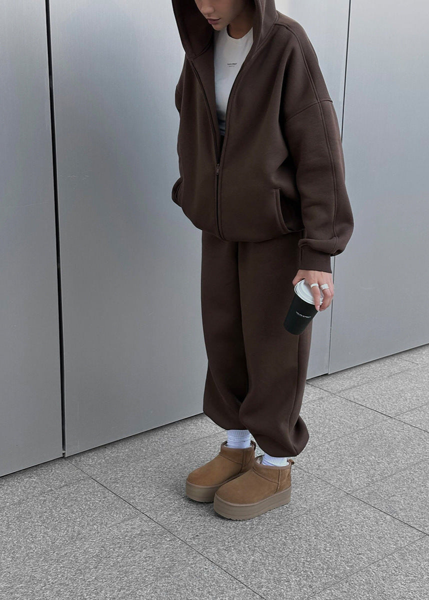Well Tailored Pants with a Graceful Silhouette