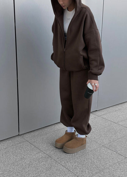 Well Tailored Pants with a Graceful Silhouette