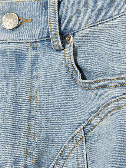 Effortlessly Elegant Pants with a Timeless Design
