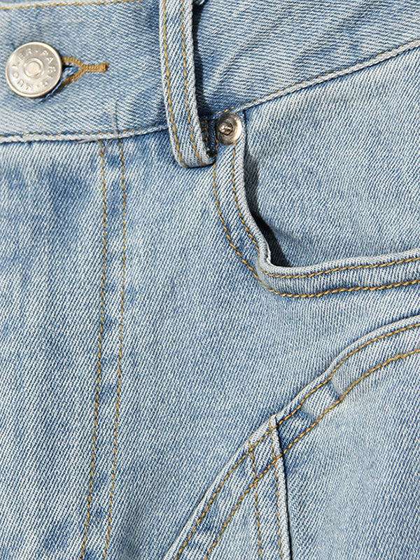 Effortlessly Elegant Pants with a Timeless Design