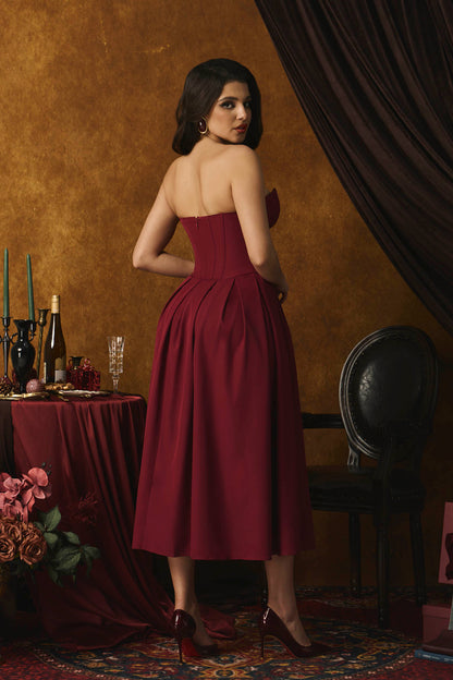 Effortlessly Elegant Dress with a Timeless Design