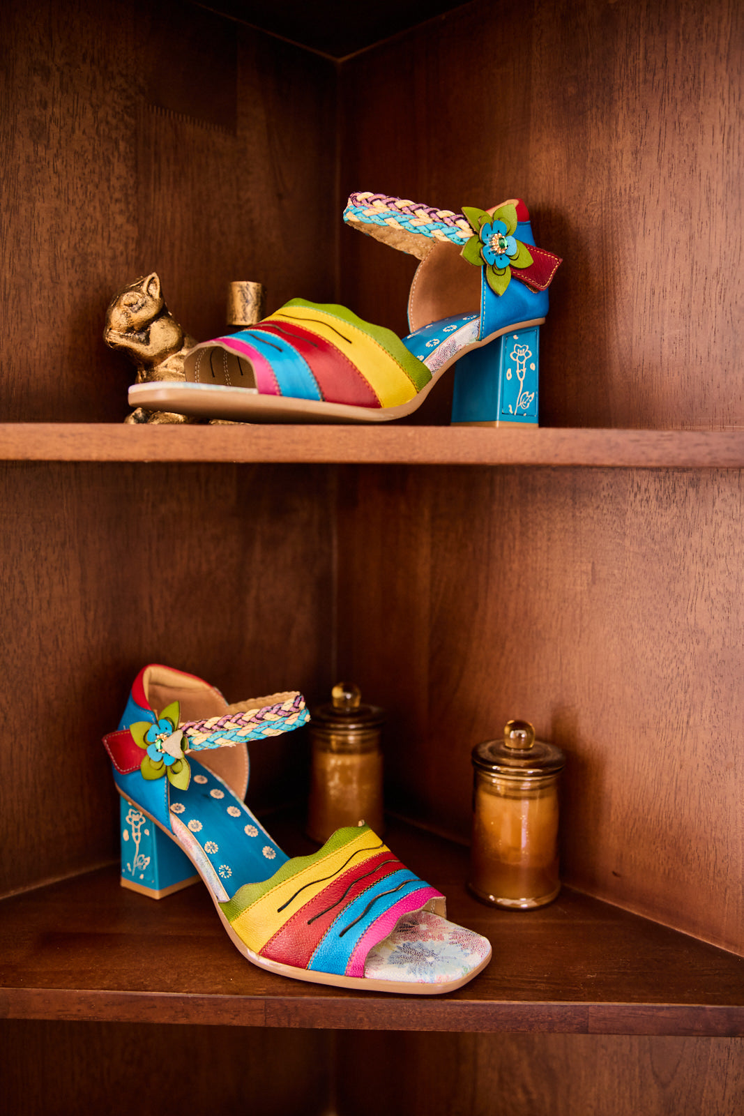 Effortlessly Elegant Heels with a Timeless Design
