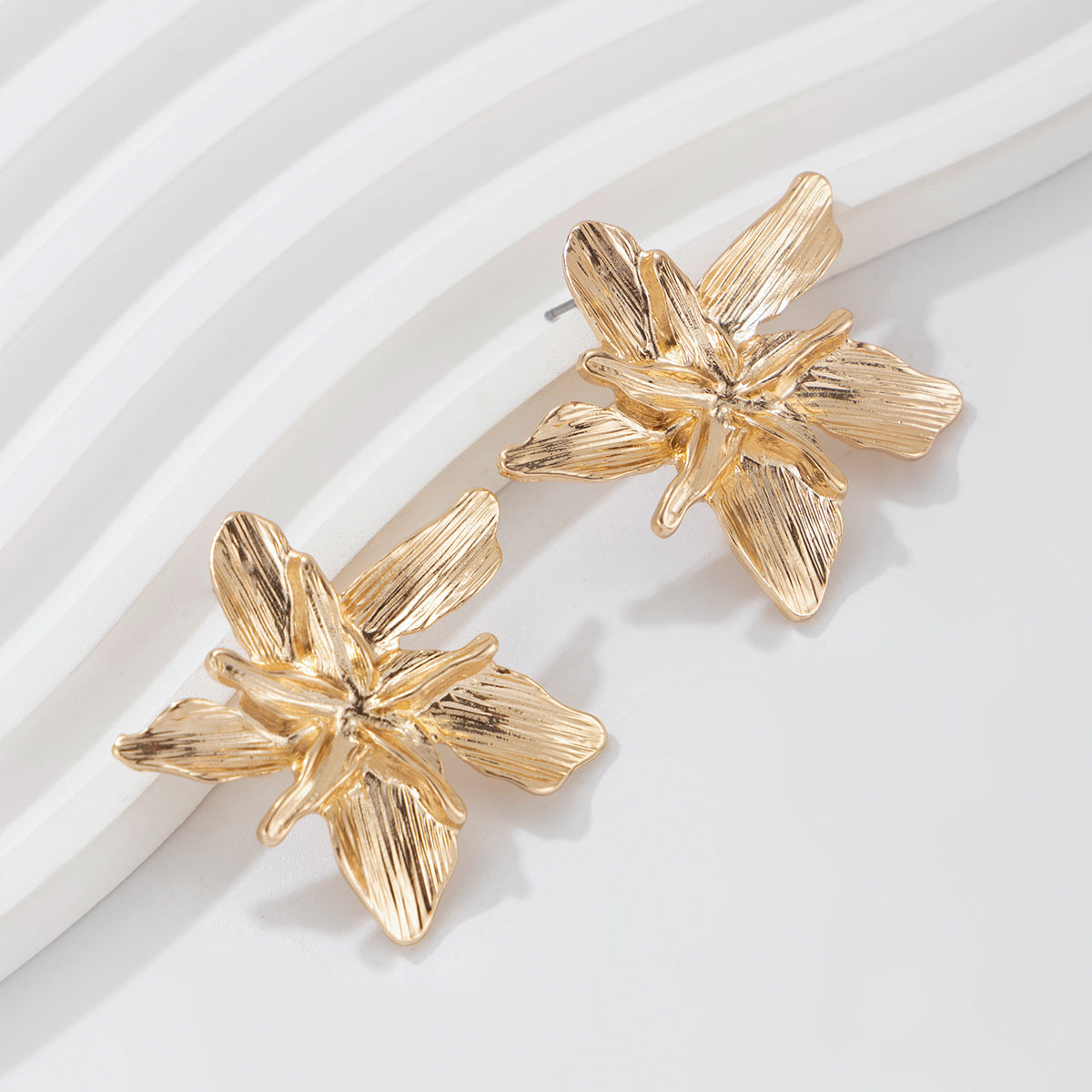 Effortlessly Elegant Garment with a Timeless Design