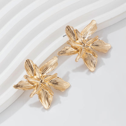 Effortlessly Elegant Garment with a Timeless Design