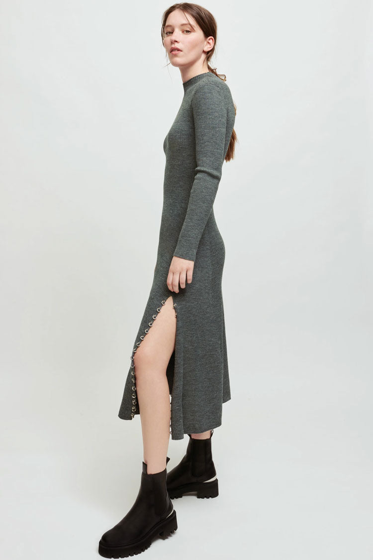 Effortlessly Elegant Sweater with a Timeless Design