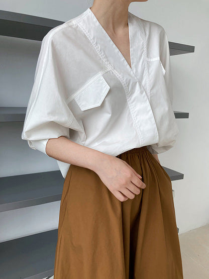 Effortlessly Elegant Blouse with a Timeless Design