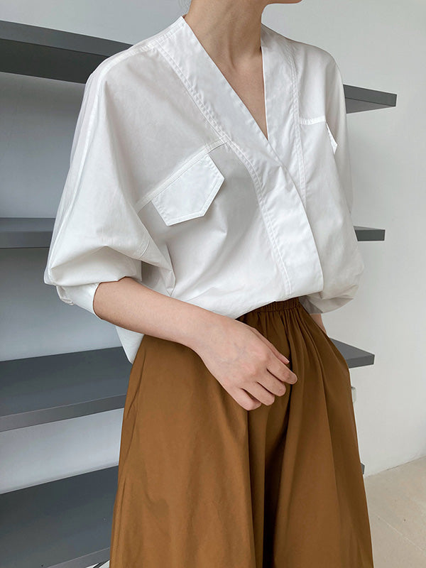 Effortlessly Elegant Blouse with a Timeless Design