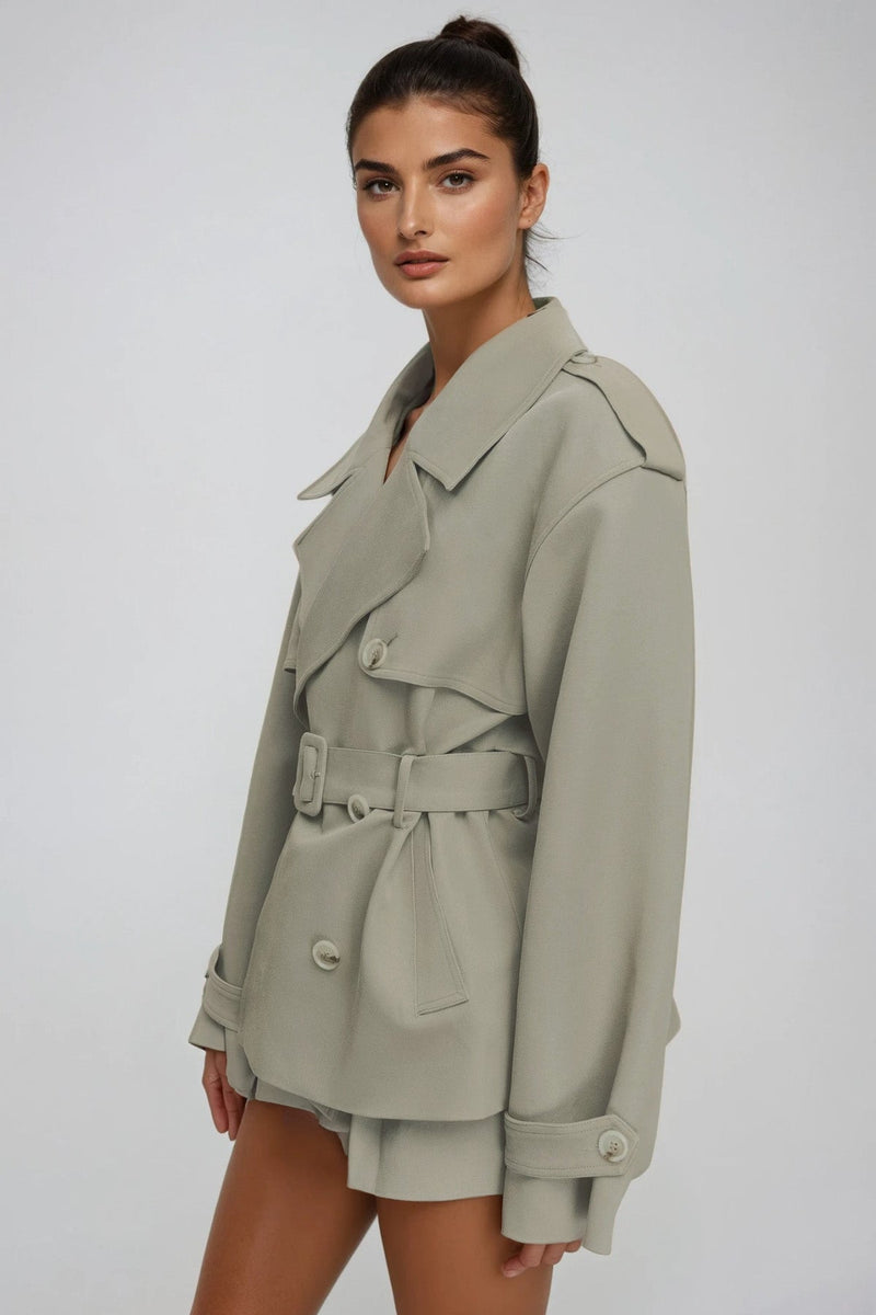 Well Tailored Pants with a Graceful Silhouette