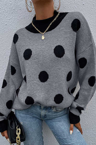 Well Tailored Sweater with a Graceful Silhouette