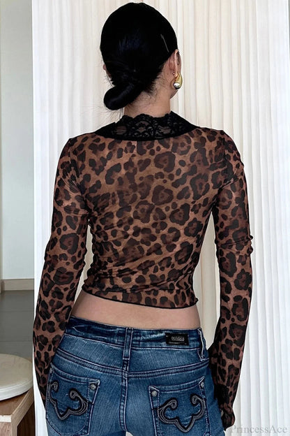 Effortlessly Elegant Blouse with a Timeless Design