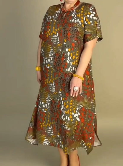 Beautifully Finished Dress in a Timeless Design