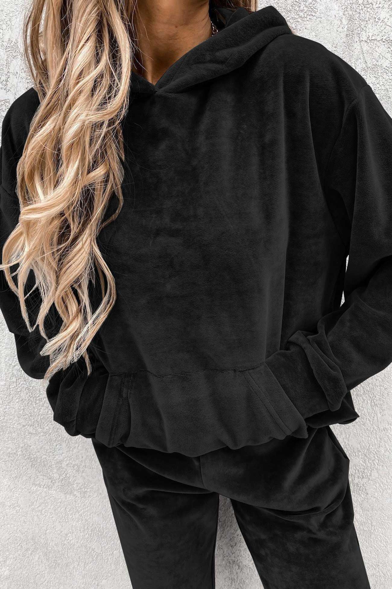 Effortlessly Elegant Pants with a Timeless Design