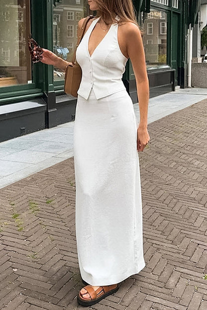 Sophisticated Garment with a Clean Classic Look