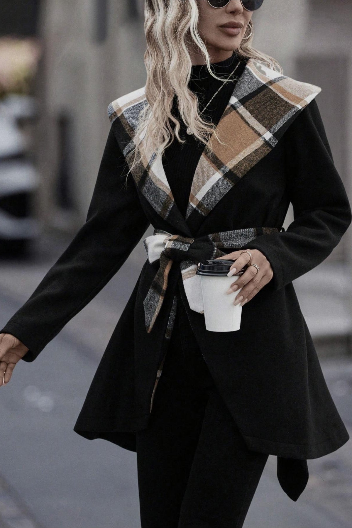 Well Tailored Coat with a Graceful Silhouette