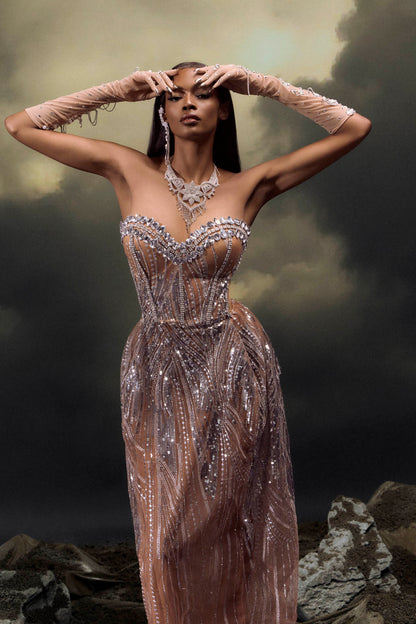 Well Tailored Dress with a Graceful Silhouette