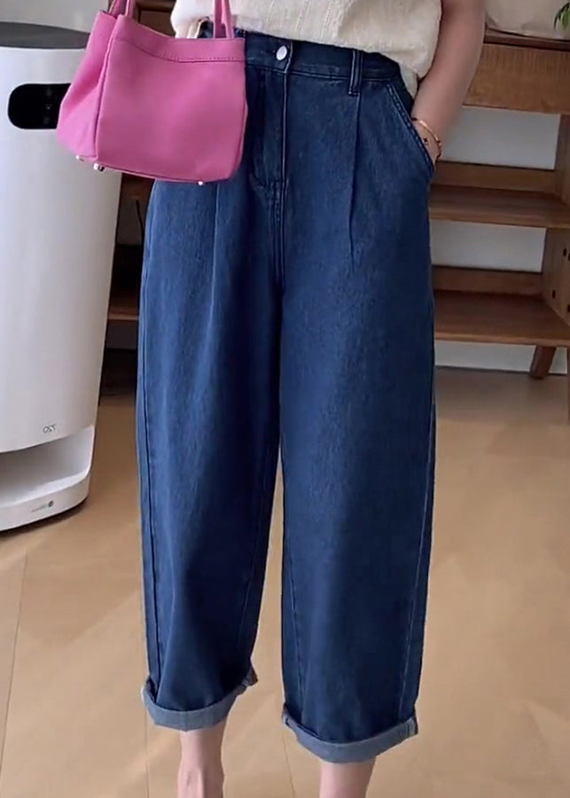 Effortlessly Elegant Pants with a Timeless Design