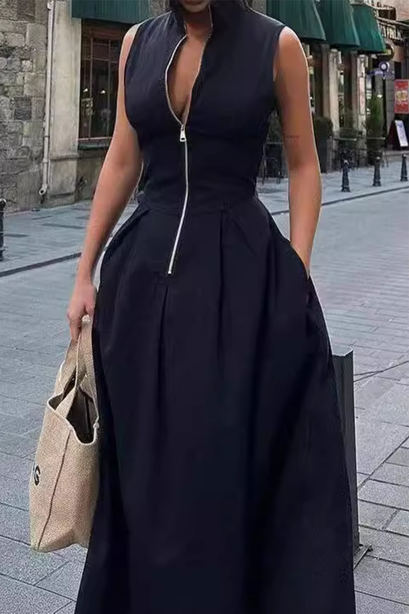 Effortlessly Elegant Dress with a Timeless Design