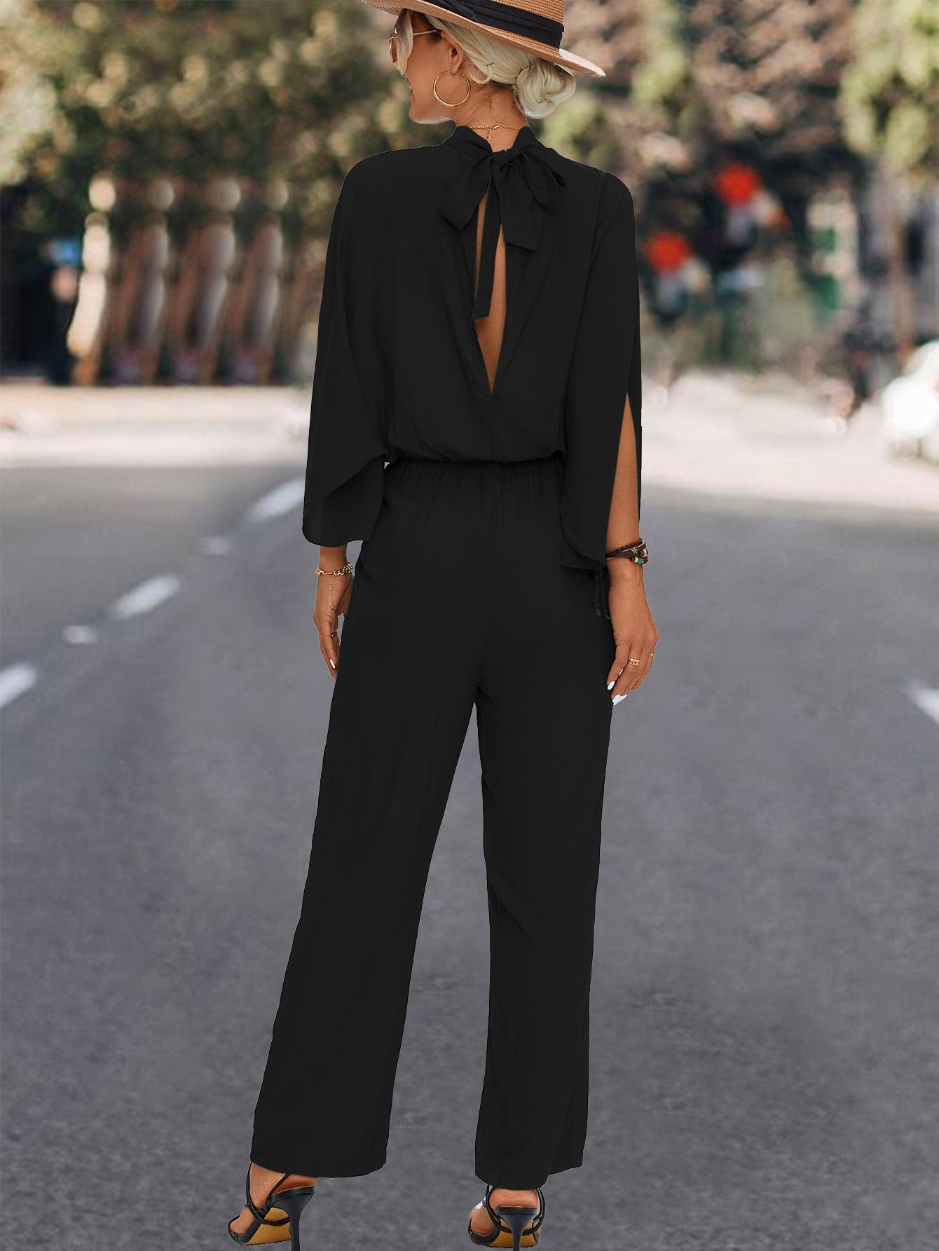 Sophisticated Garment with a Clean Classic Look