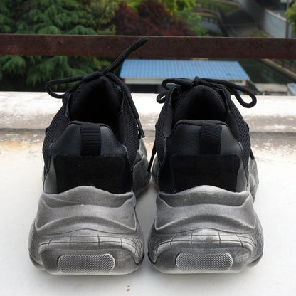 Beautifully Crafted Sneakers in a Classic Style
