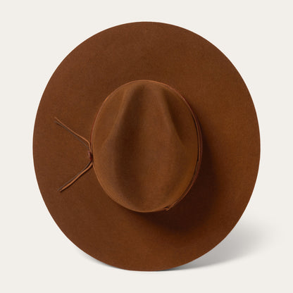 Effortlessly Elegant Garment with a Timeless Design