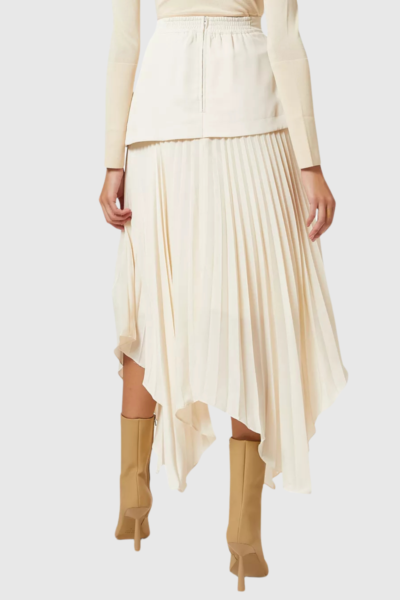 Beautifully Crafted Garment in a Classic Style
