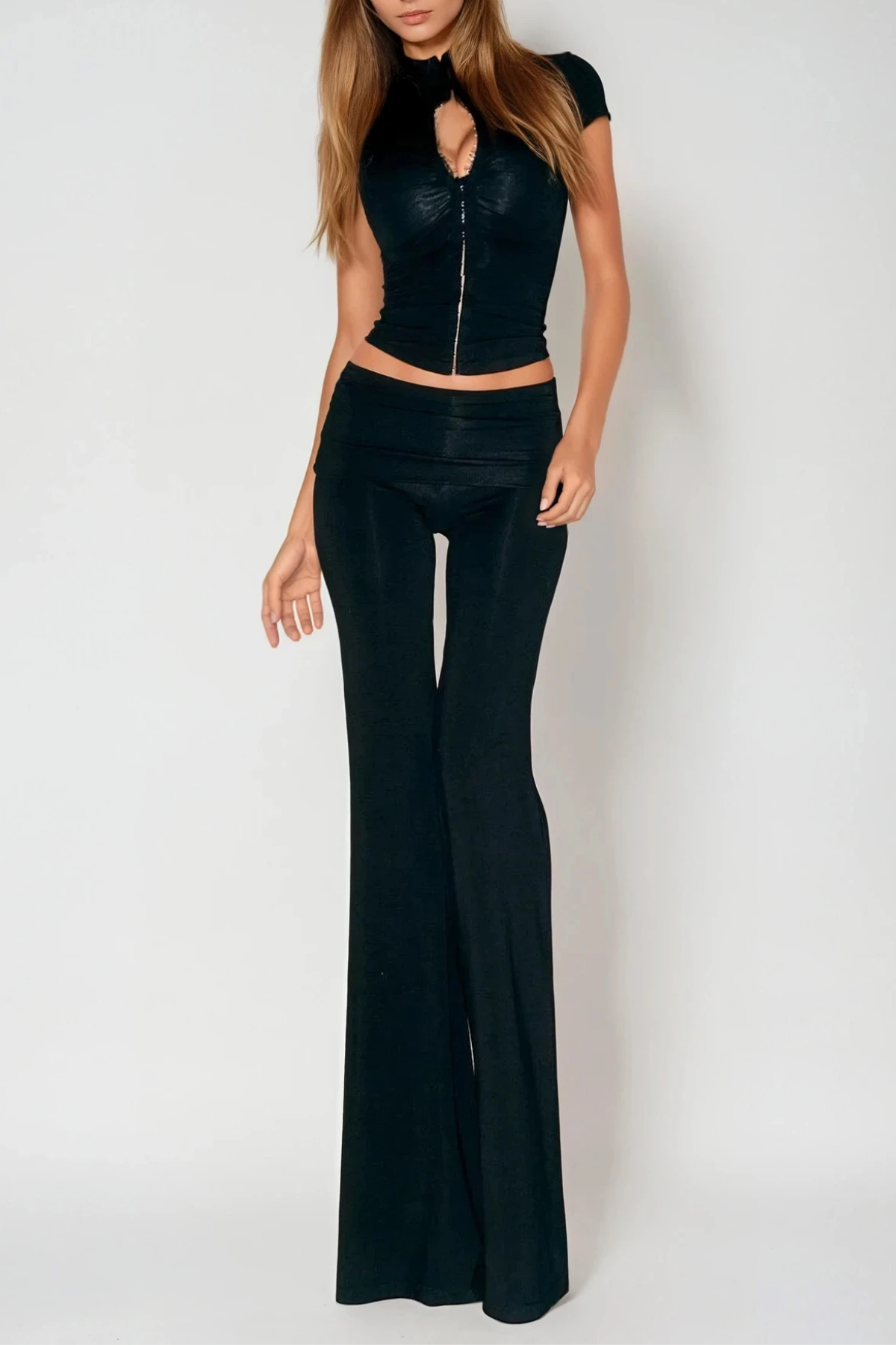 Well Tailored Pants with a Graceful Silhouette