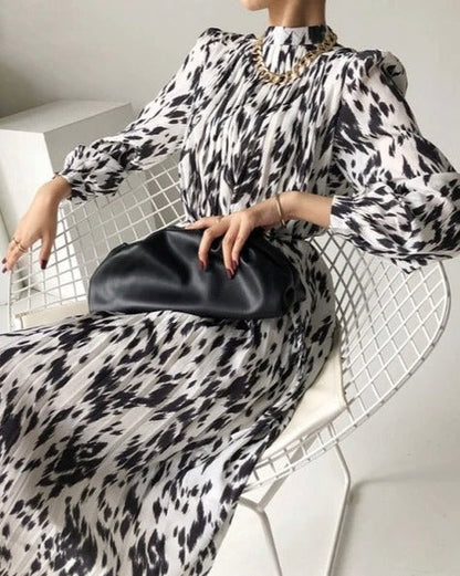 Sophisticated Dress with a Clean Classic Look
