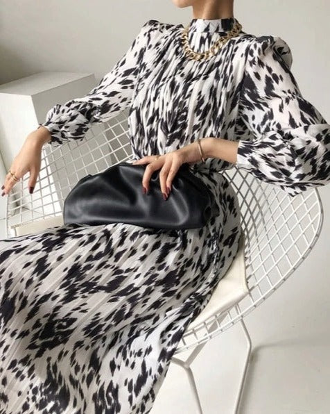 Sophisticated Dress with a Clean Classic Look
